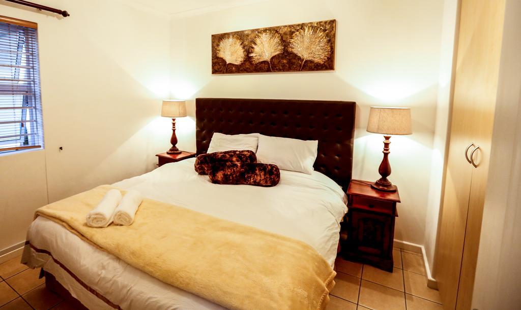 Secret Garden Guesthouse Bloubergstrand Phòng bức ảnh