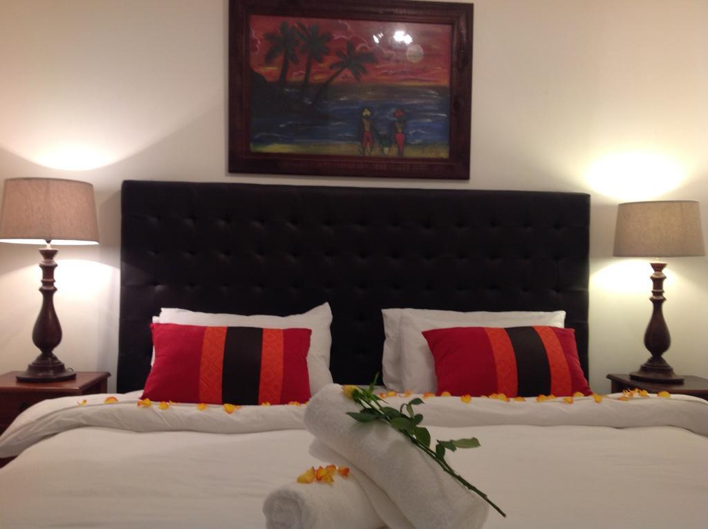 Secret Garden Guesthouse Bloubergstrand Phòng bức ảnh